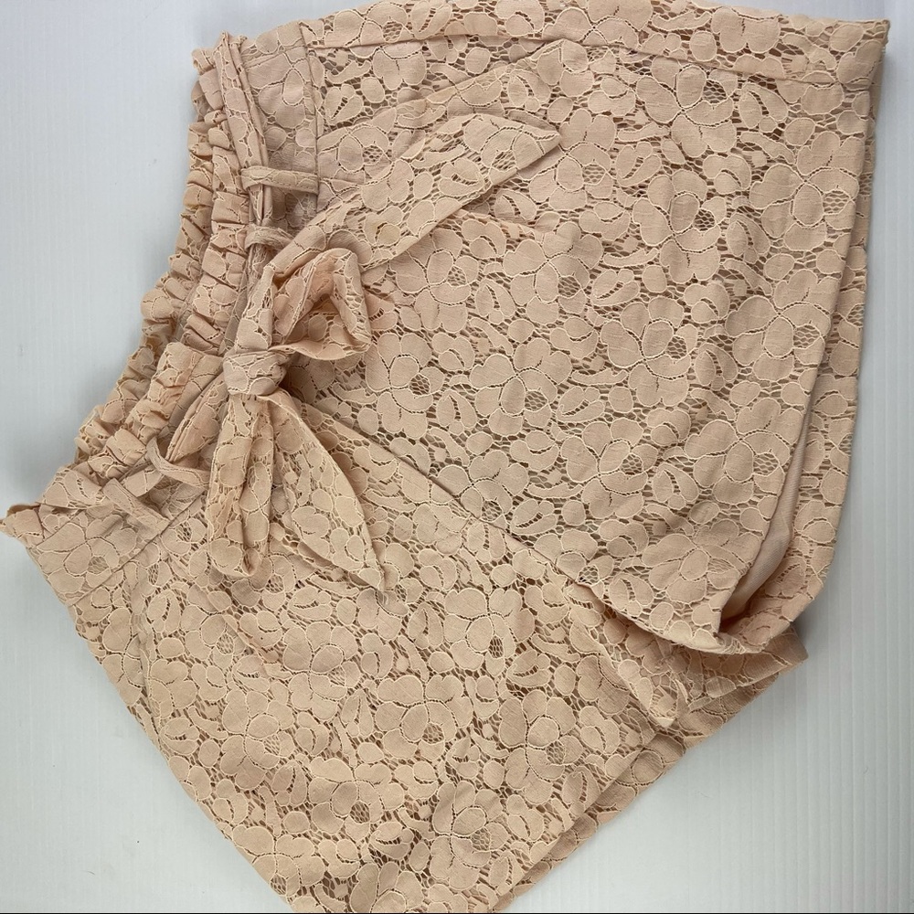 H&M Size 8 Lace Apricot Pocket Shorts with Tie - Picture 2 of 12
